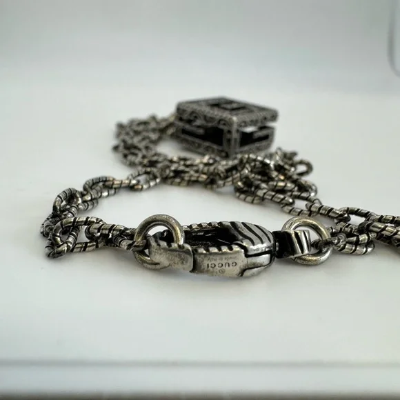 Gucci G Cube Pendant Necklace - Picture 4 of 10